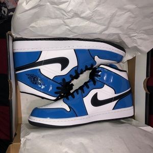 Signal Blue 1s